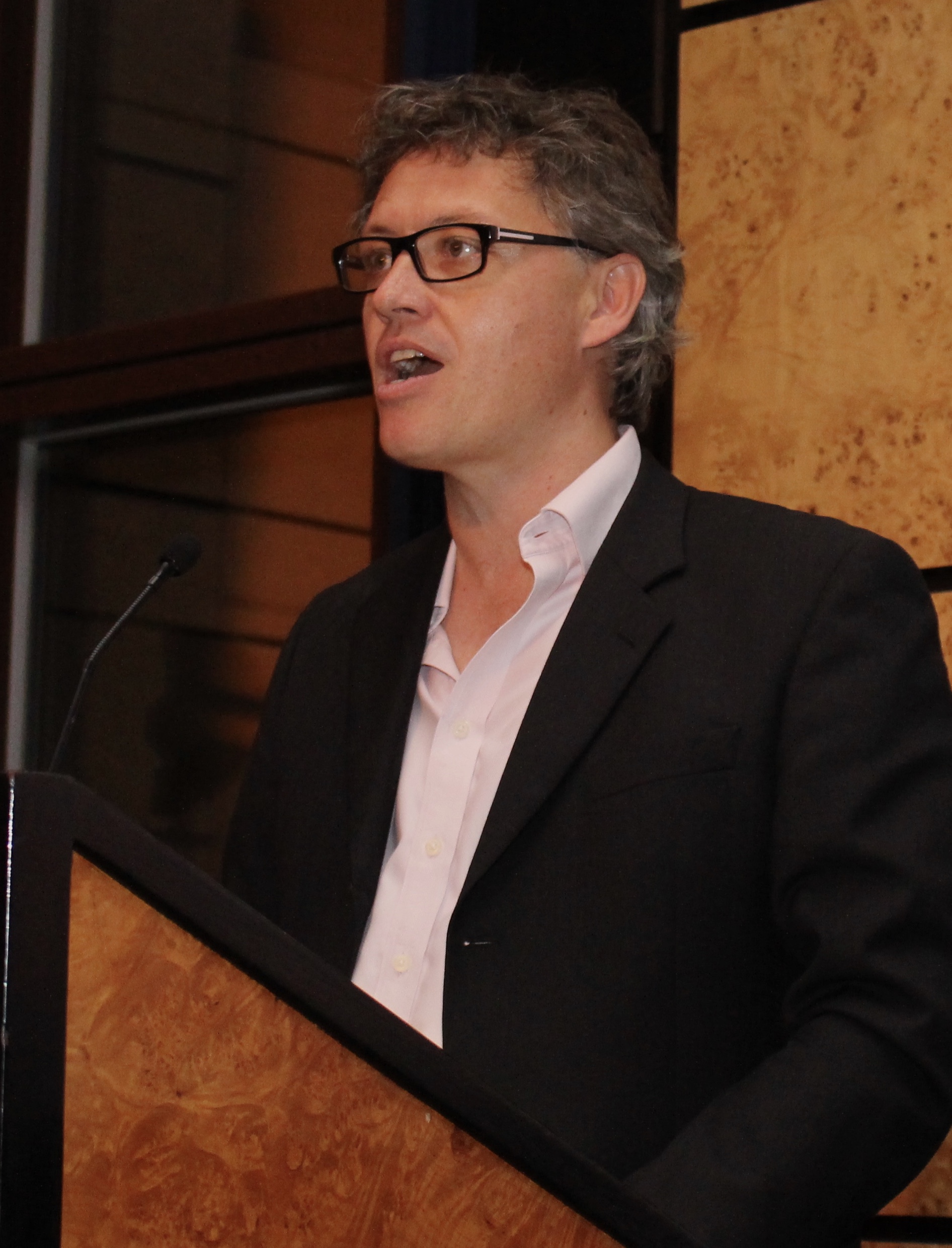 Robert Thorogood Glose